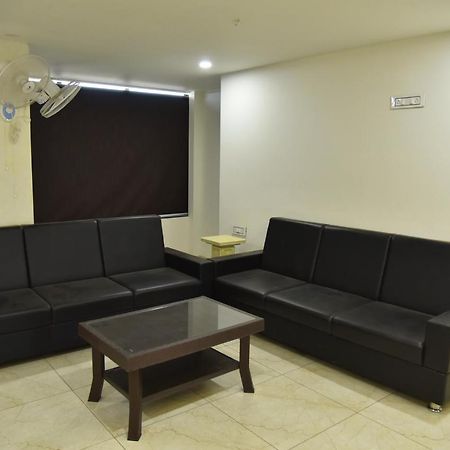 Hotel Savera Inn Morbi Bagian luar foto