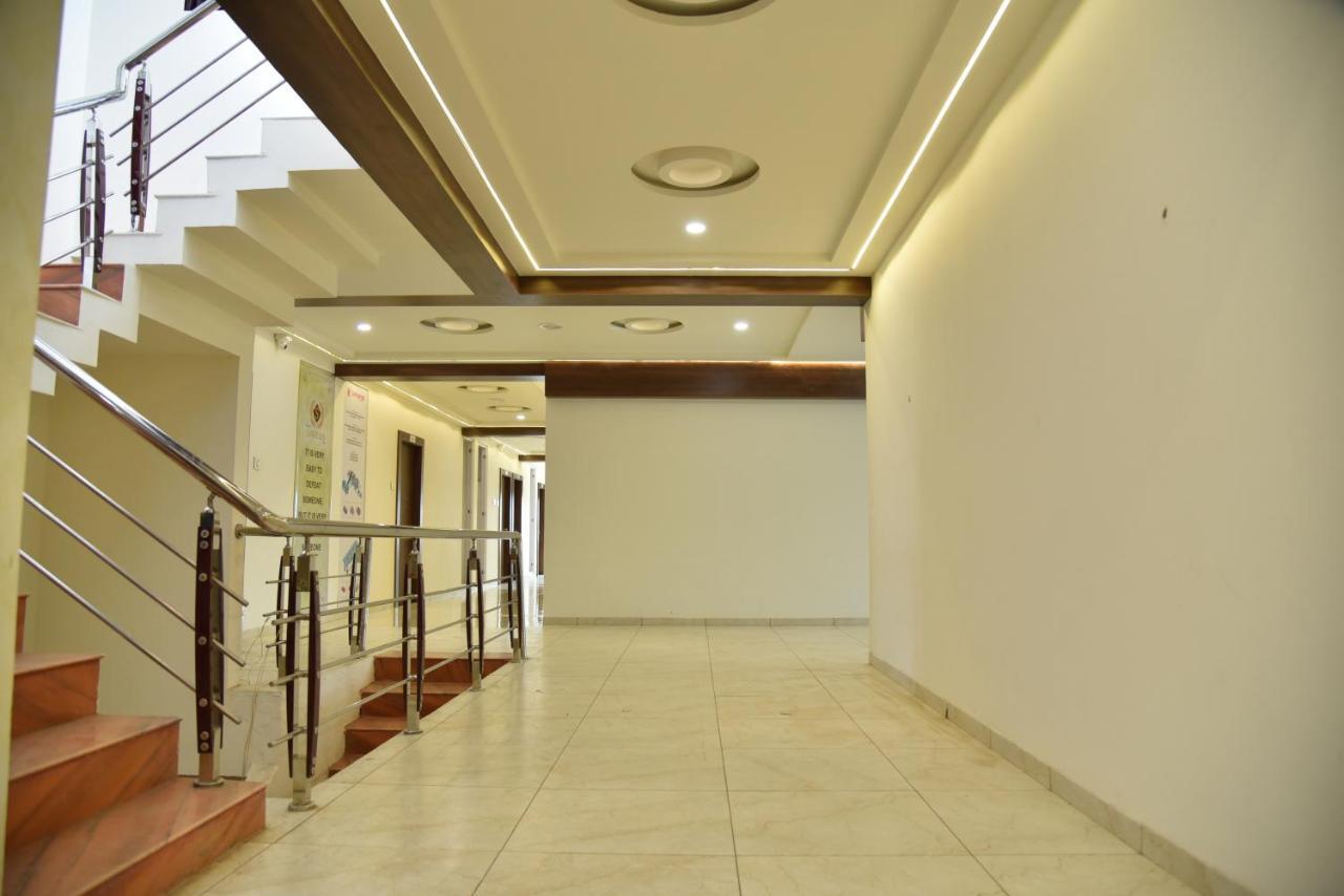 Hotel Savera Inn Morbi Bagian luar foto