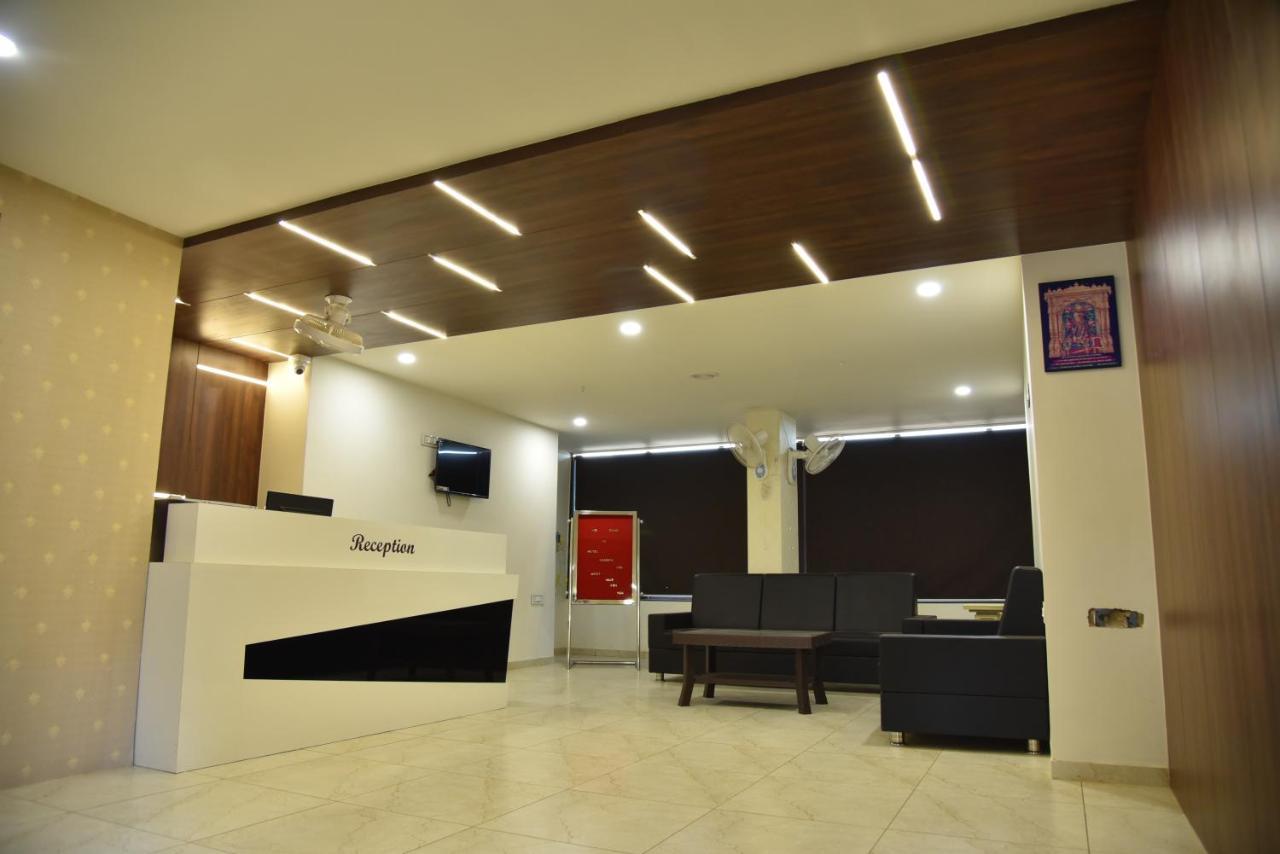 Hotel Savera Inn Morbi Bagian luar foto