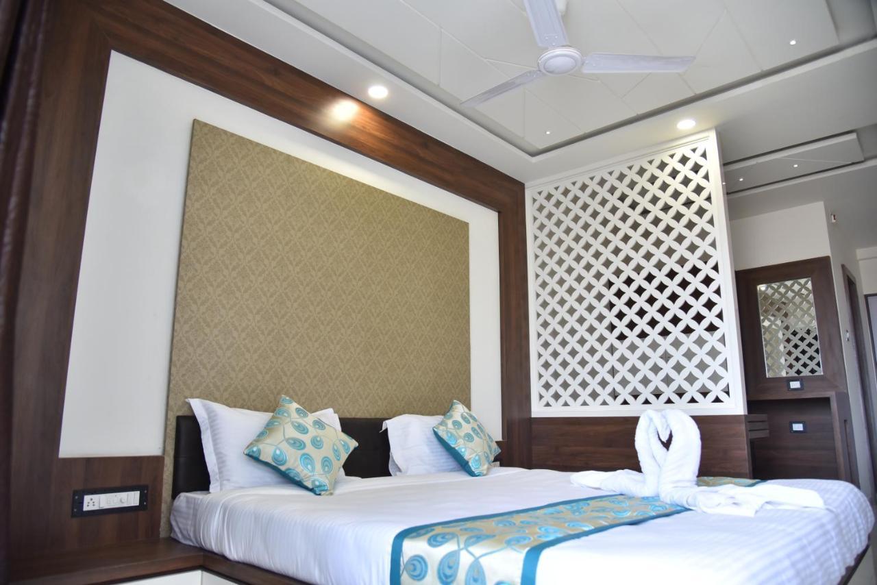 Hotel Savera Inn Morbi Bagian luar foto
