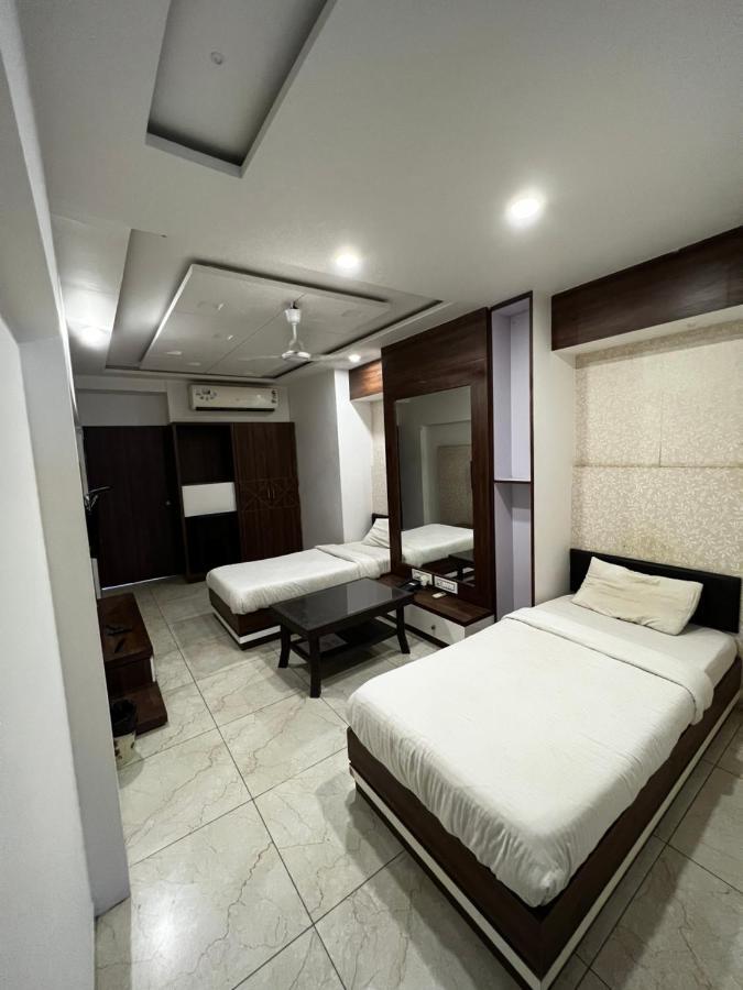 Hotel Savera Inn Morbi Bagian luar foto