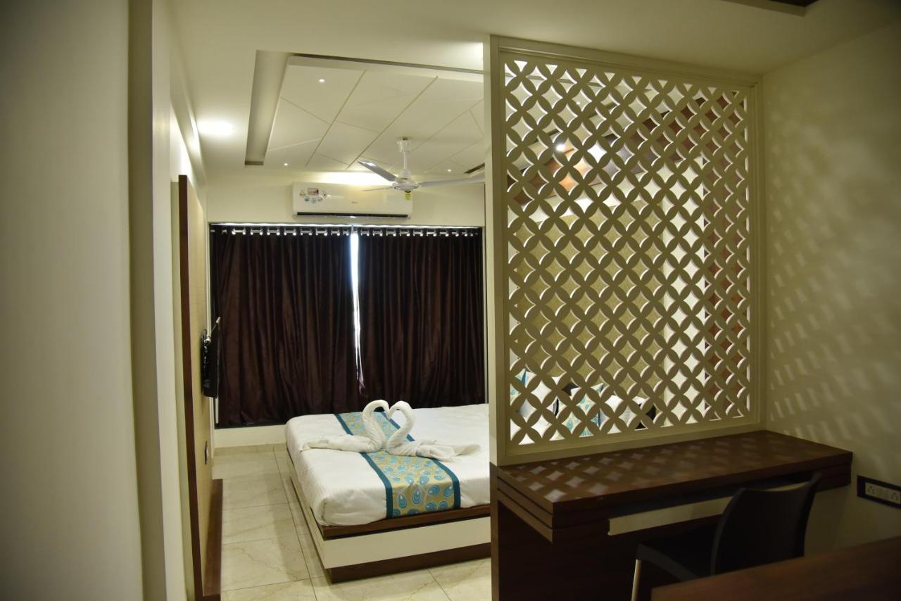 Hotel Savera Inn Morbi Bagian luar foto