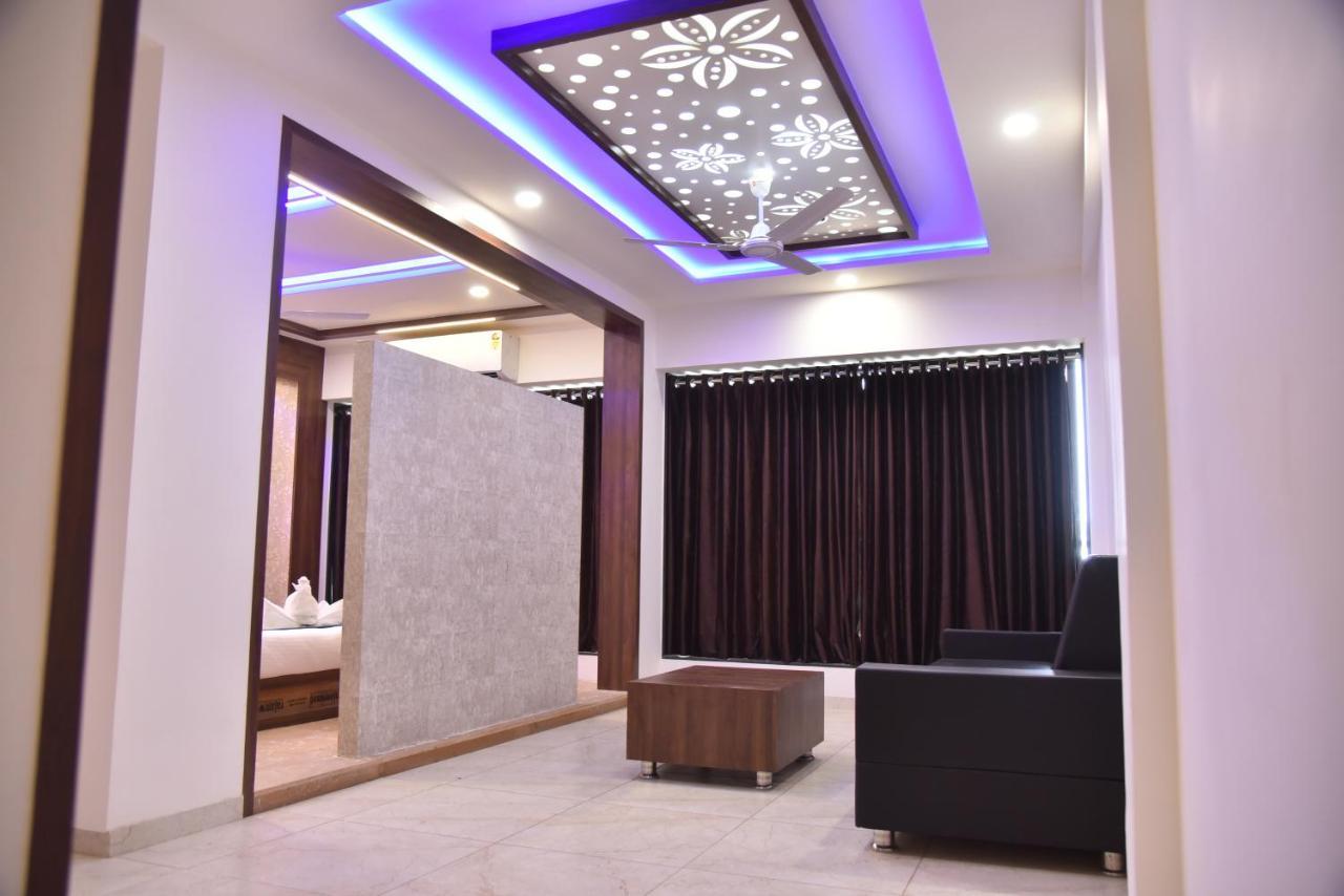 Hotel Savera Inn Morbi Bagian luar foto